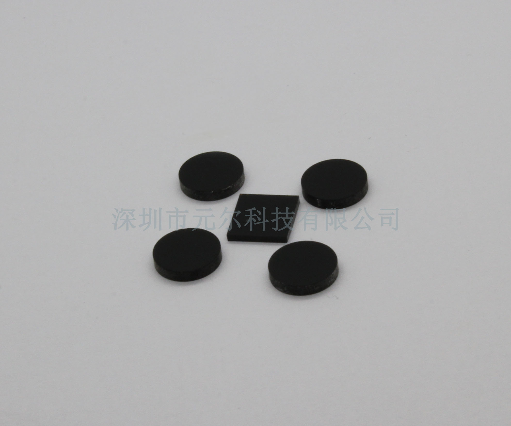 透红外黑玻璃